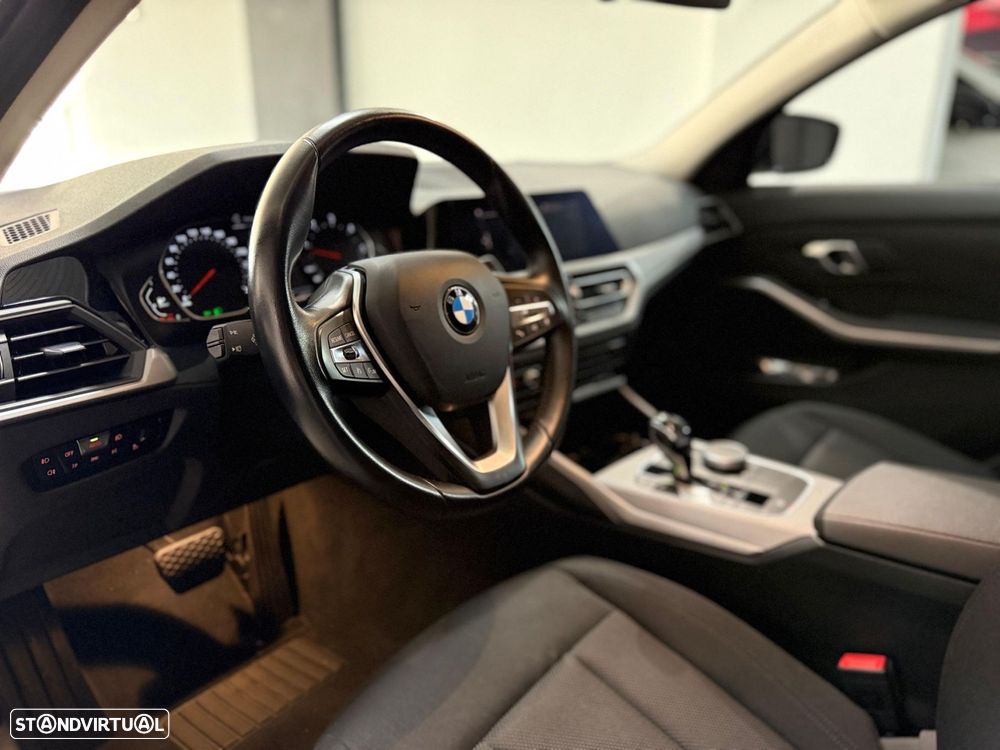 BMW 320 d Touring Line Sport Auto - 17