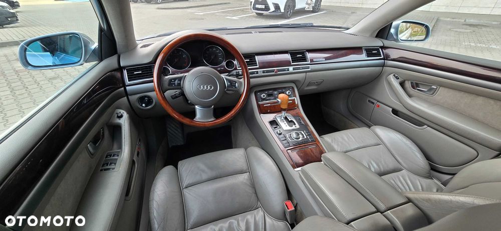 Audi A8 - 7