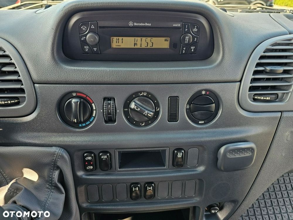 Mercedes-Benz Sprinter - 14