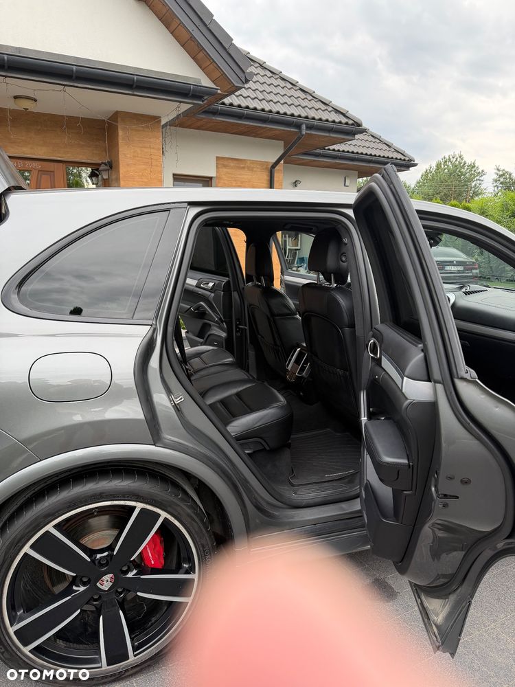 Porsche Cayenne GTS - 14