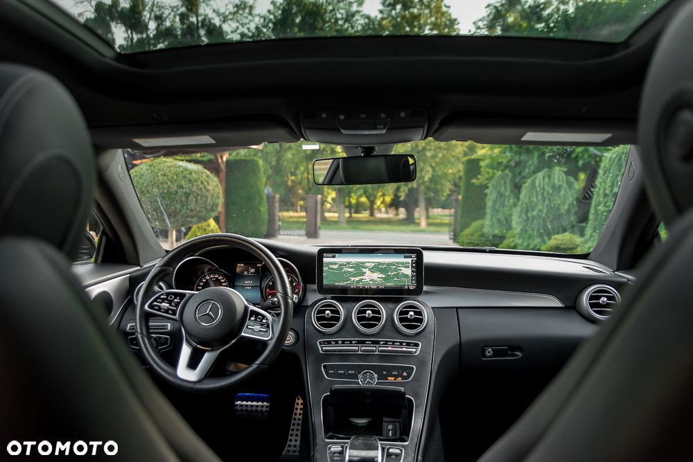 Mercedes-Benz Klasa C 300 9G-TRONIC - 34