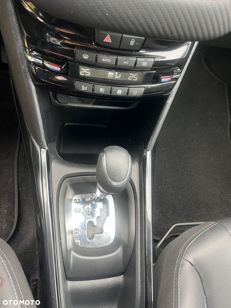 Peugeot 2008 PureTech 110 Stop&Start EAT6 GT-Line Edition - 9