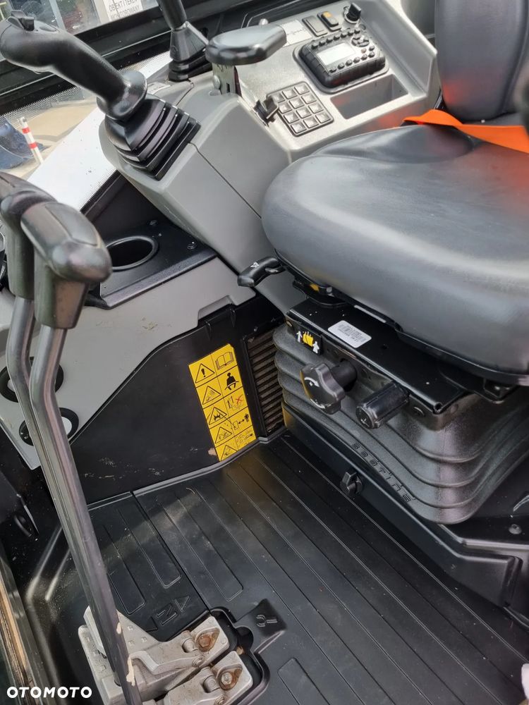 Bobcat E50Z Koparka 5 ton Jak Nowa 2022rok z norwegii 1300mtg Klimatyzacja. uwaga (mały defekt) błąd komunikacji. Silnik perfekt okazyjna cena - 24