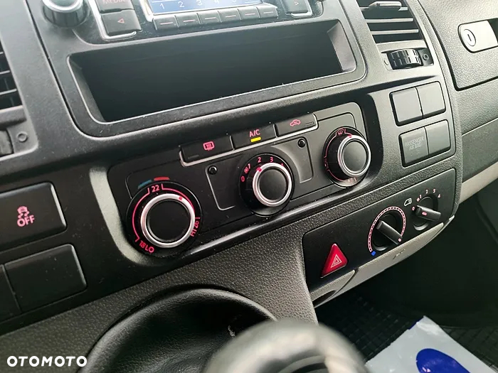 Volkswagen Caravelle - 31