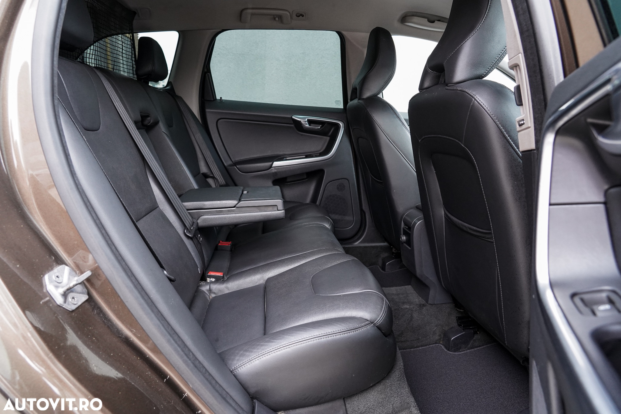 Volvo XC 60 D5 AWD Aut. Summum - 10