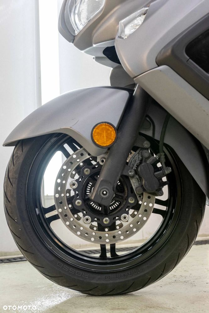 Suzuki Burgman - 24