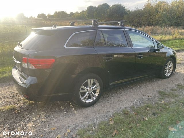 Toyota Avensis 2012 photo 3