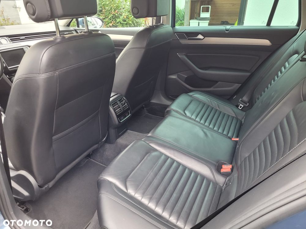 Volkswagen Passat - 9