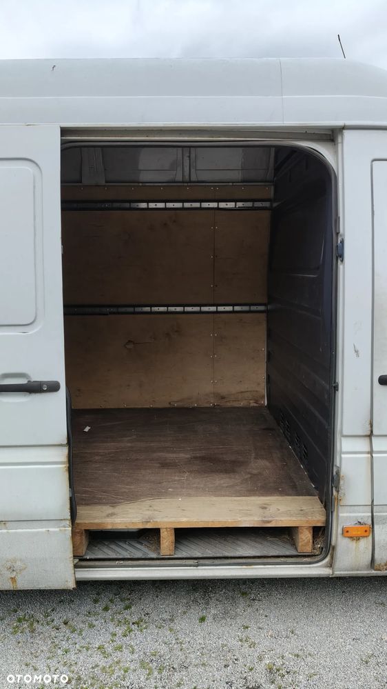 Mercedes-Benz Sprinter - 19