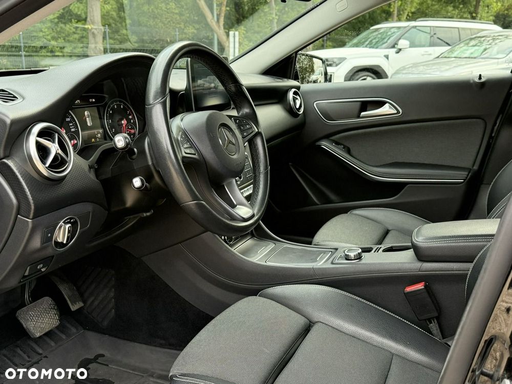 Mercedes-Benz Klasa A 180 (BlueEFFICIENCY) 7G-DCT Urban - 8