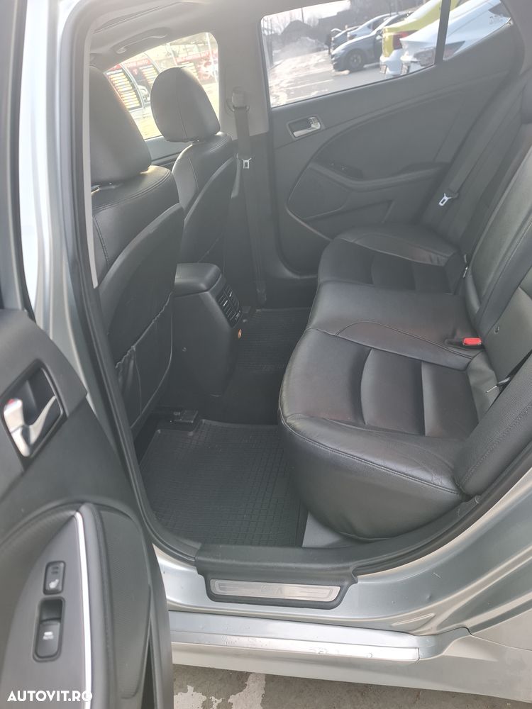 Kia Optima - 8