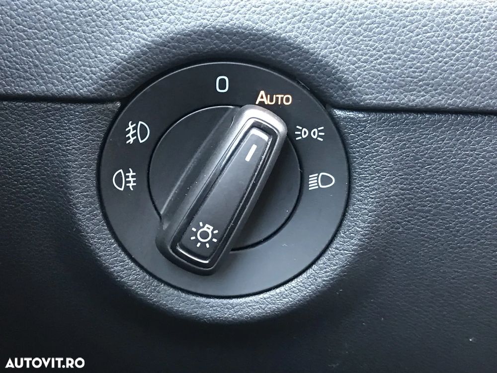 Skoda Octavia 1.6 TDI DSG Ambition - 26