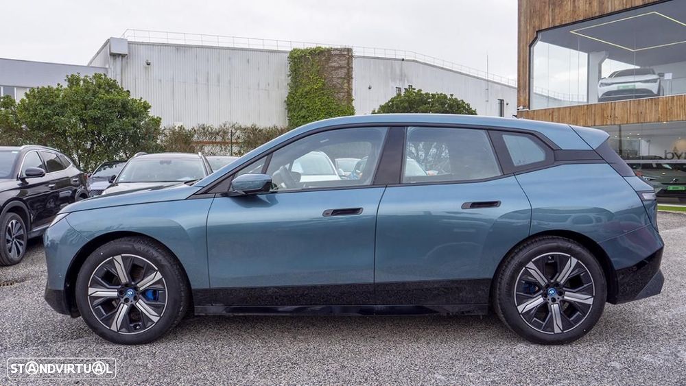 BMW iX xDrive 40 Pack Desportivo - 10