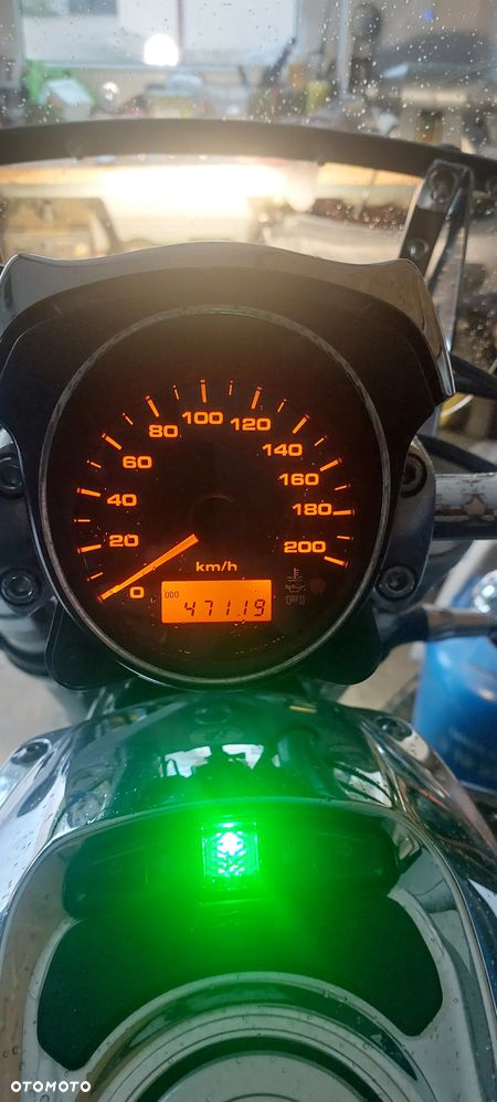 Suzuki Intruder - 13