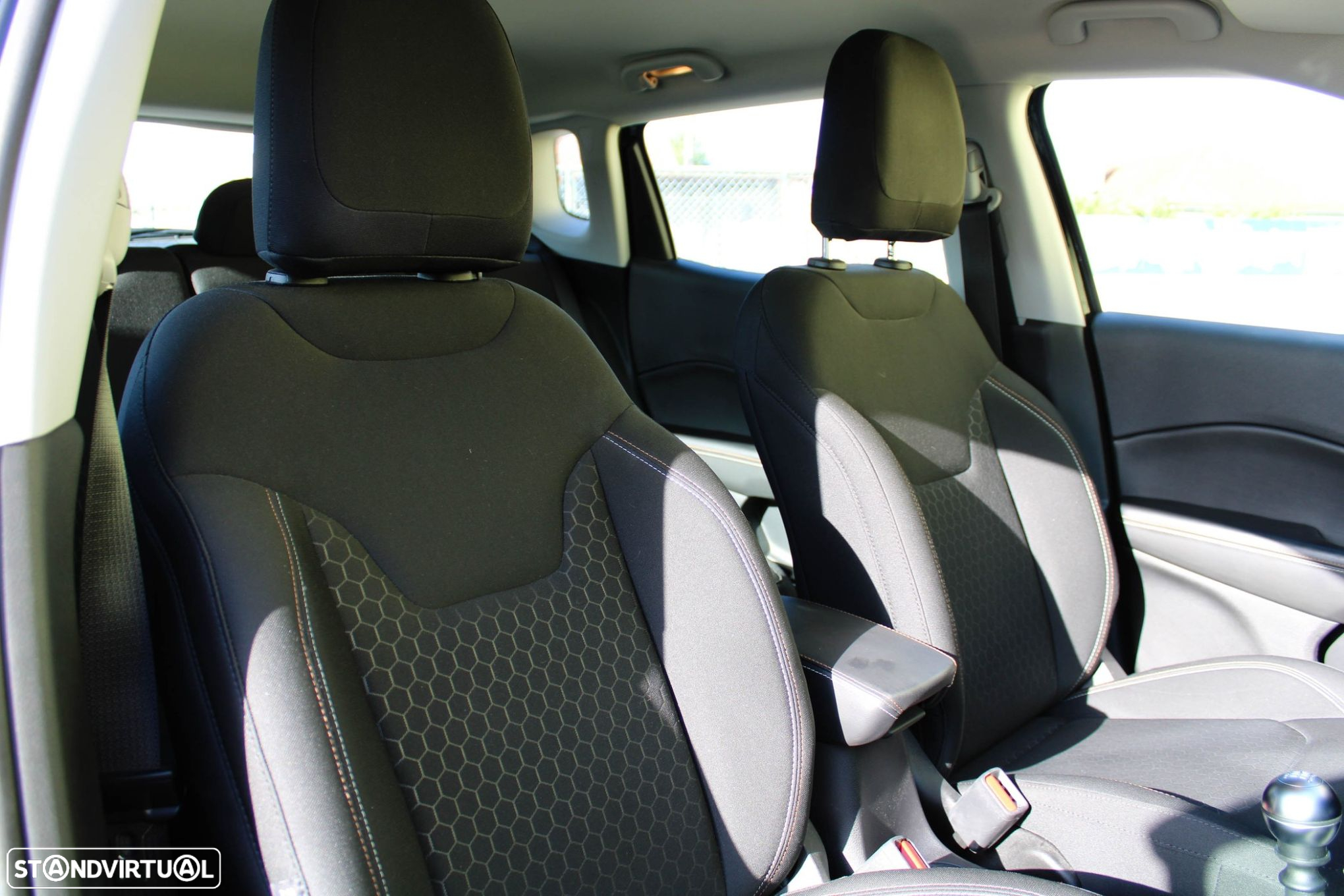 Jeep Compass 1.3 T Sport - 52