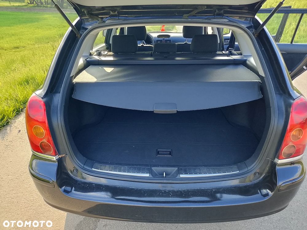 Toyota Avensis 2.0 D-4D Combi - 11