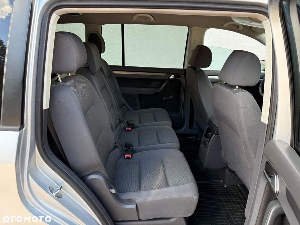 Volkswagen Touran 1.6 Welcome - 20
