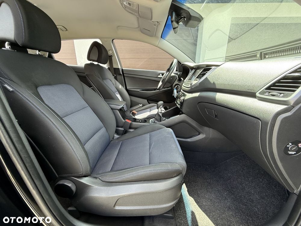 Hyundai Tucson 1.6 GDI BlueDrive Style 2WD - 24