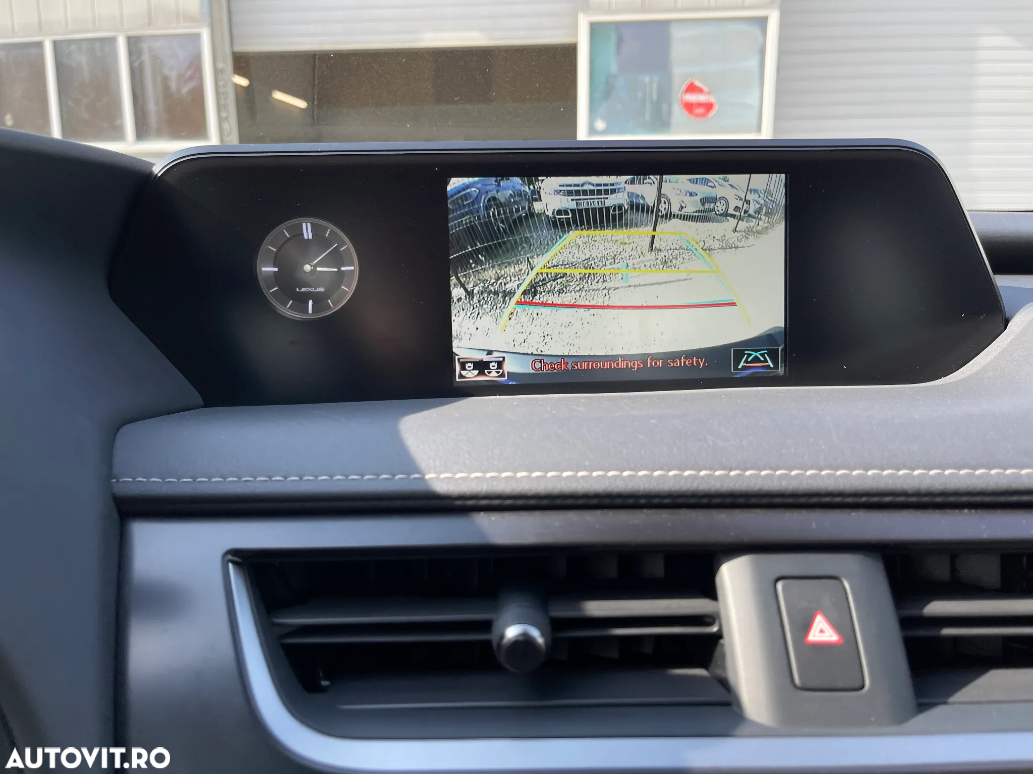 Lexus UX 250h 2.0L HEV 20H- (178 HP) 4X2 CVT Business - 13