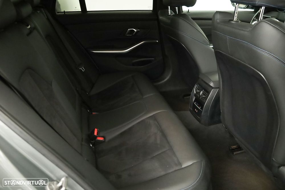 BMW 320 d Touring Auto - 22