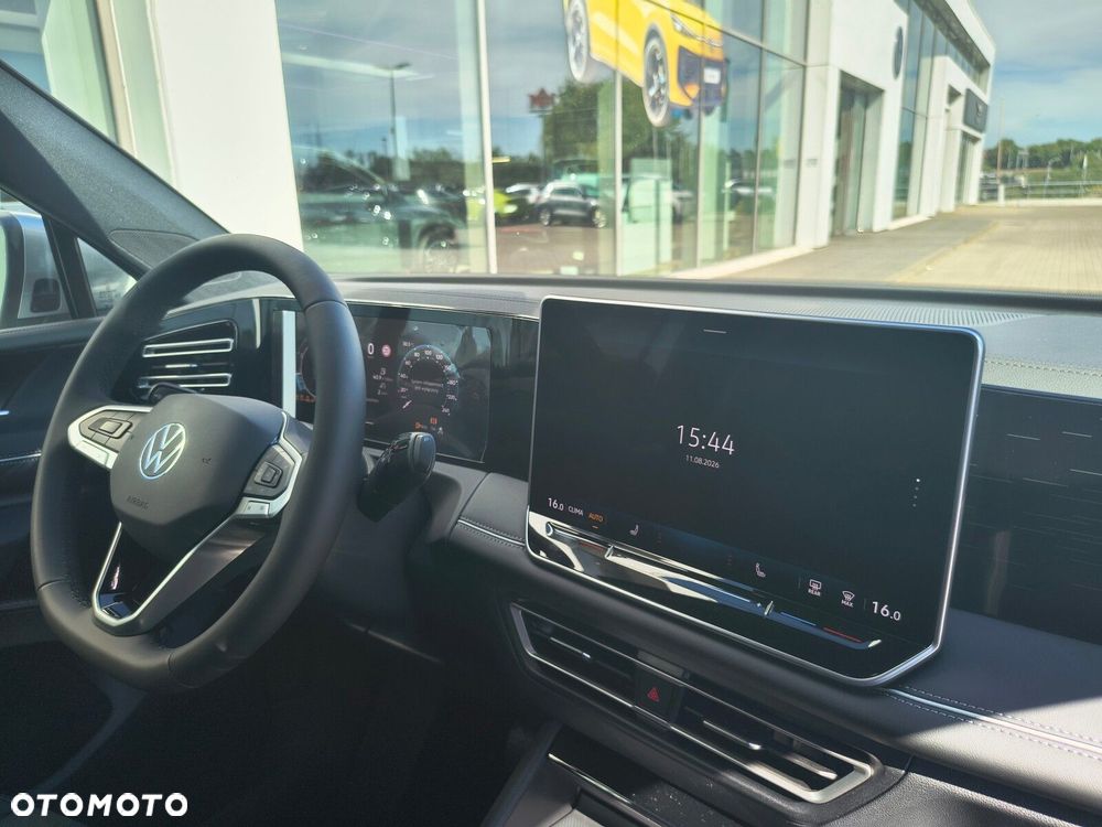 Volkswagen Tiguan - 32