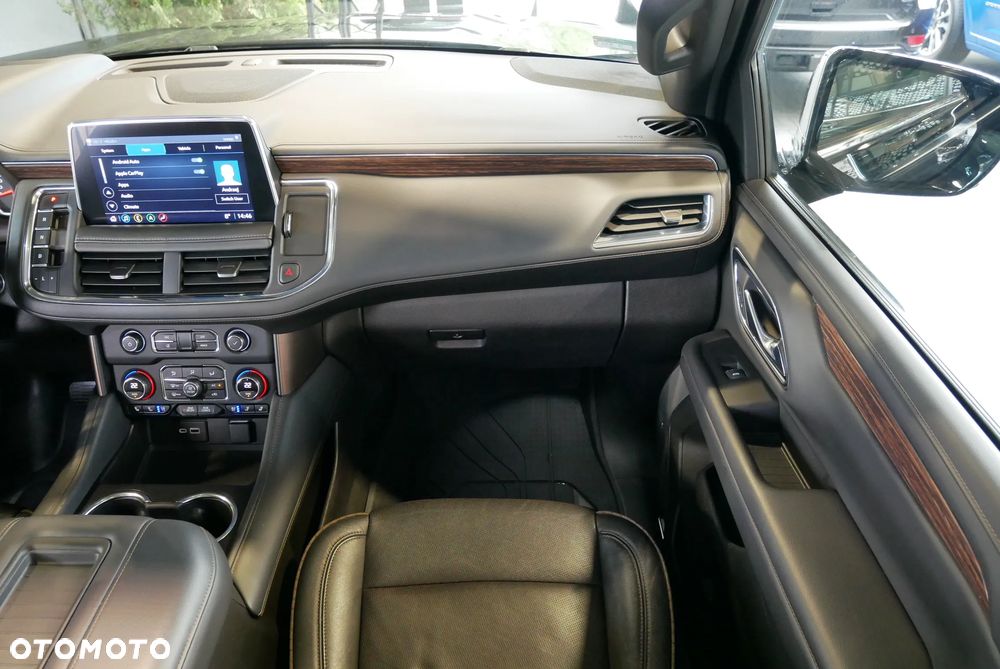 Chevrolet Suburban - 17