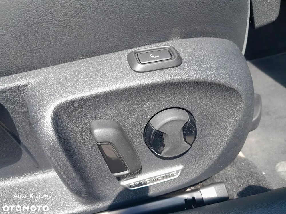 Volkswagen Passat - 34