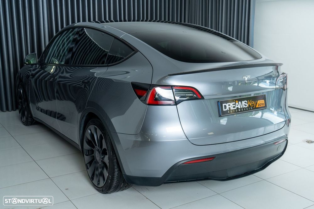 Tesla Model Y Performance Dual Motor AWD - 29
