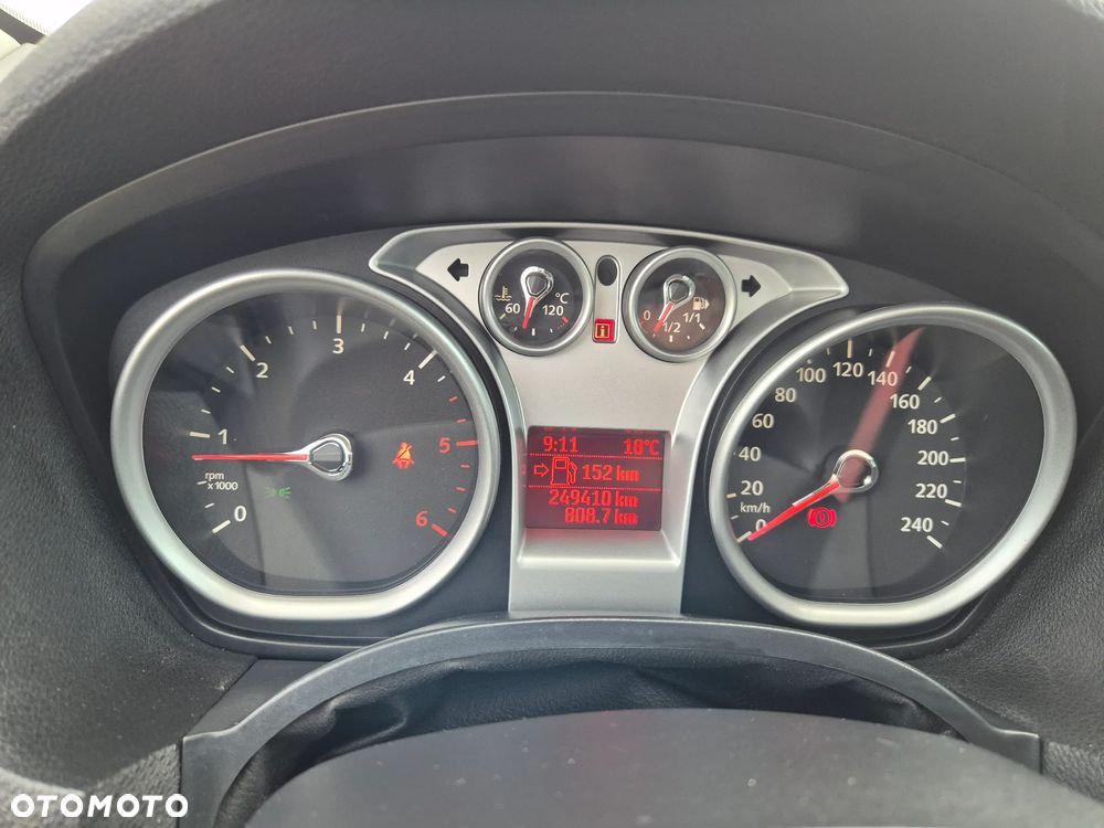 Ford Kuga 2.0 TDCi 2x4 Titanium - 35