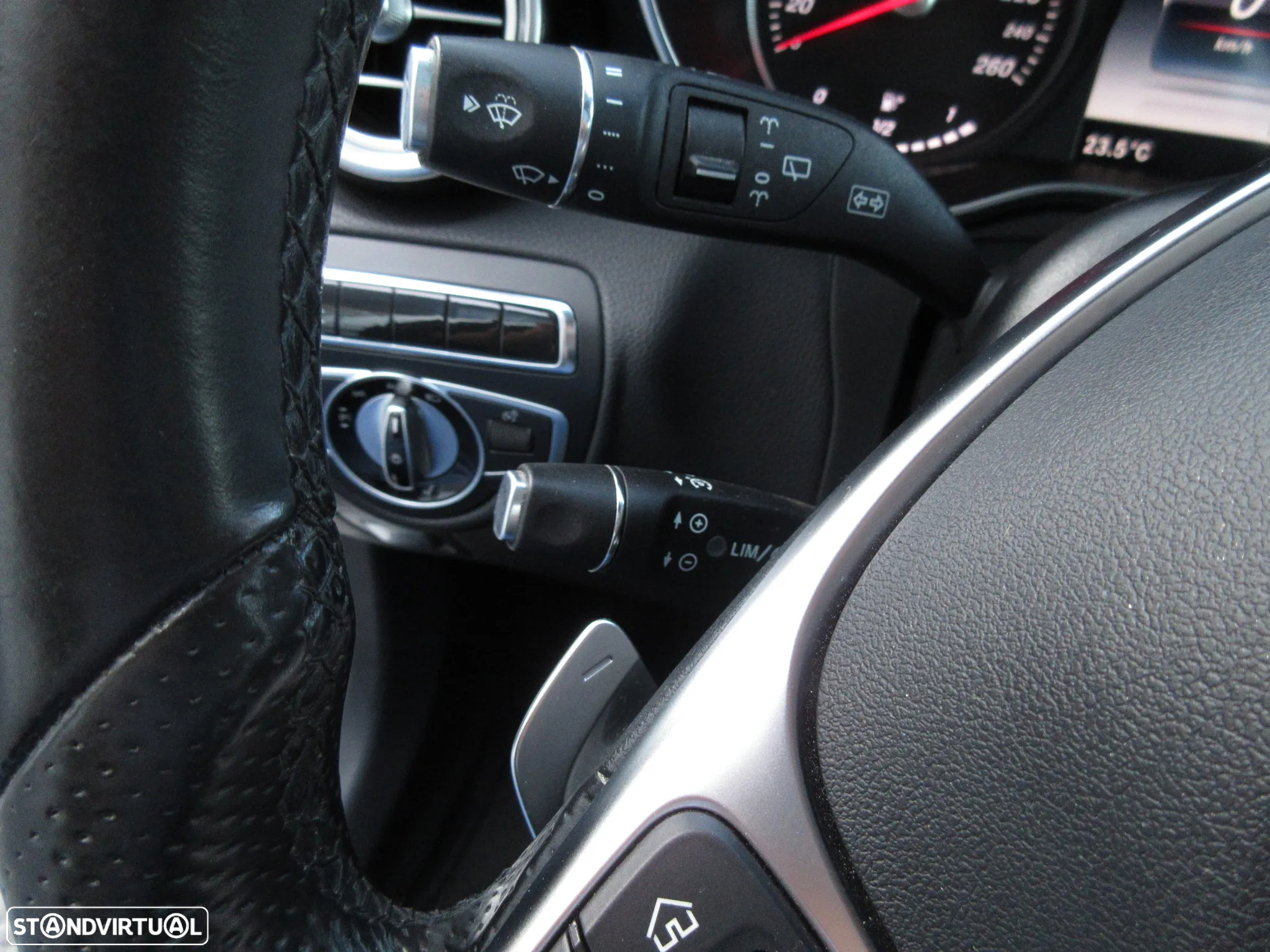 Mercedes-Benz GLC 220 d 4Matic 9G-TRONIC AMG Line - 39