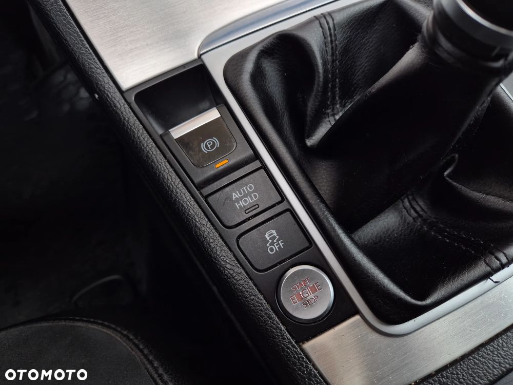 Volkswagen Passat 1.8 TSI Highline - 14