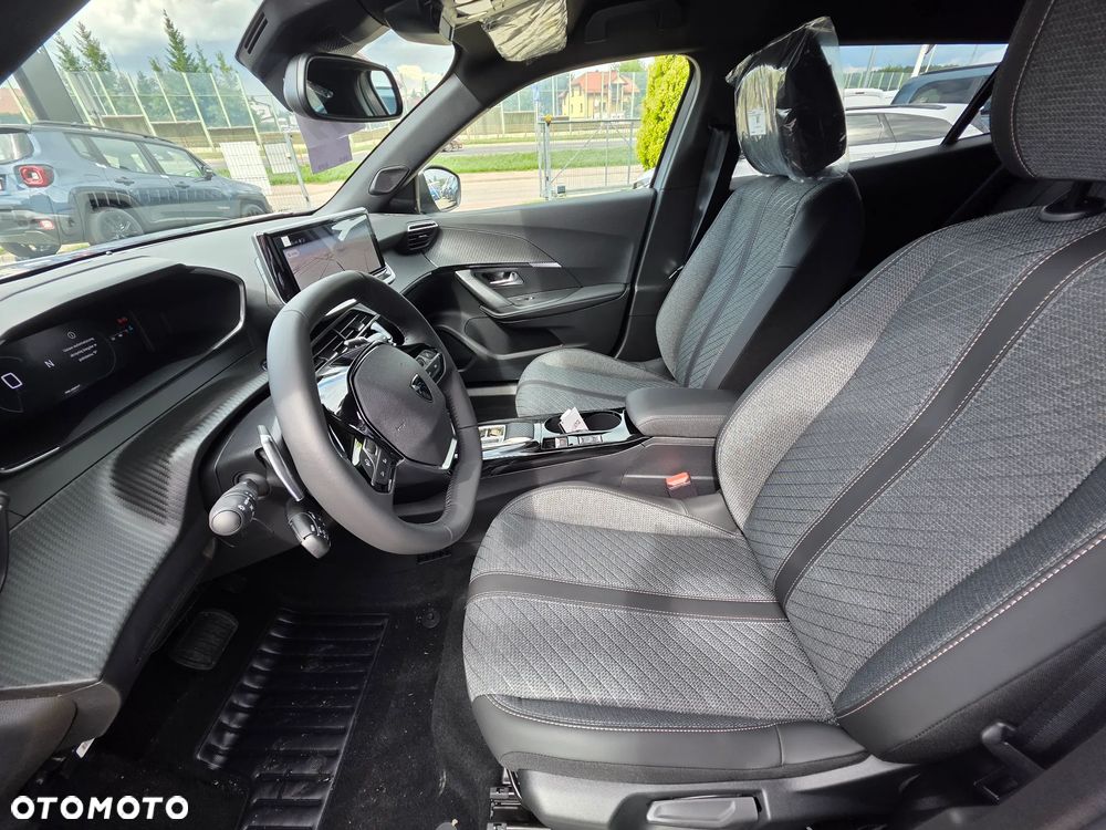 Peugeot 2008 PureTech mHEV Allure e-DCS6 - 11