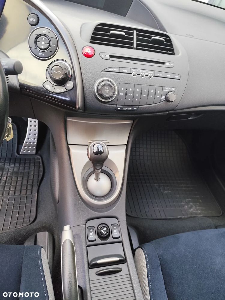 Honda Civic 1.8 Executive - 14