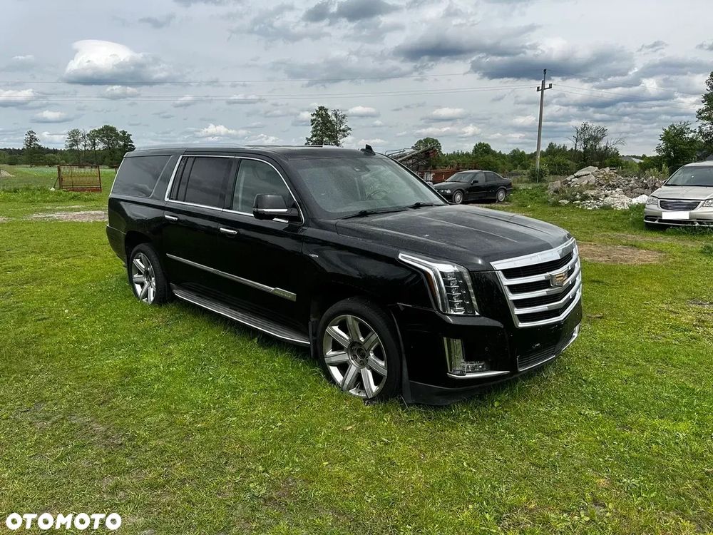 Cadillac Escalade - 4
