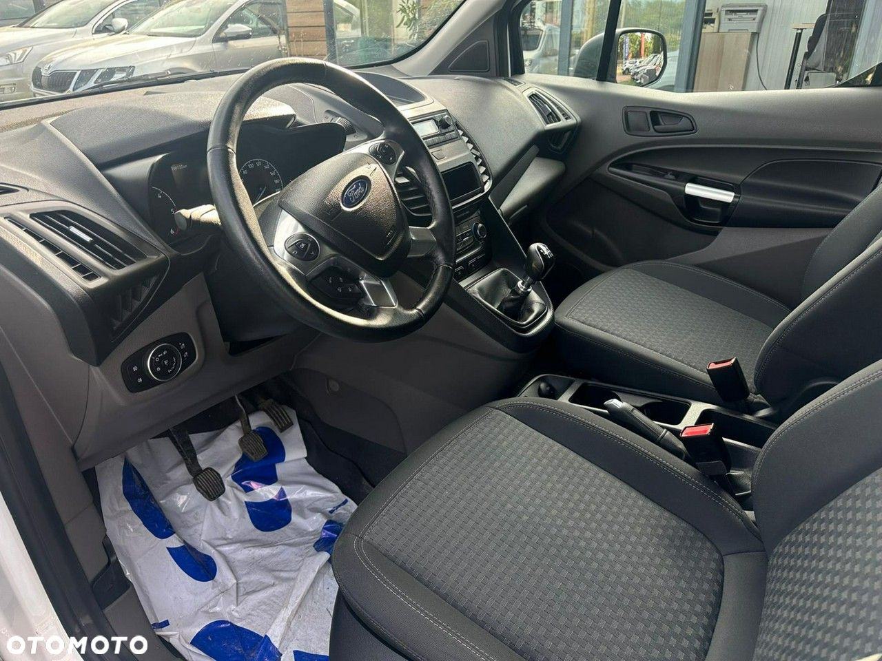 Ford Transit Connect - 11