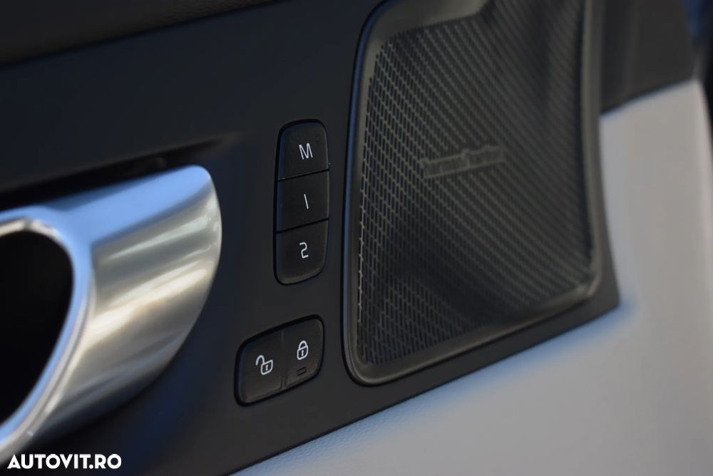 Volvo XC 60 Recharge T8 AWD AT Plus Bright - 20