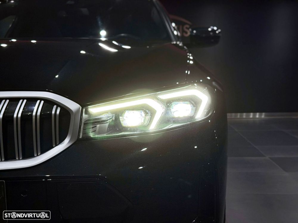 BMW 330 e Touring Pack Desportivo M Pro Auto - 11