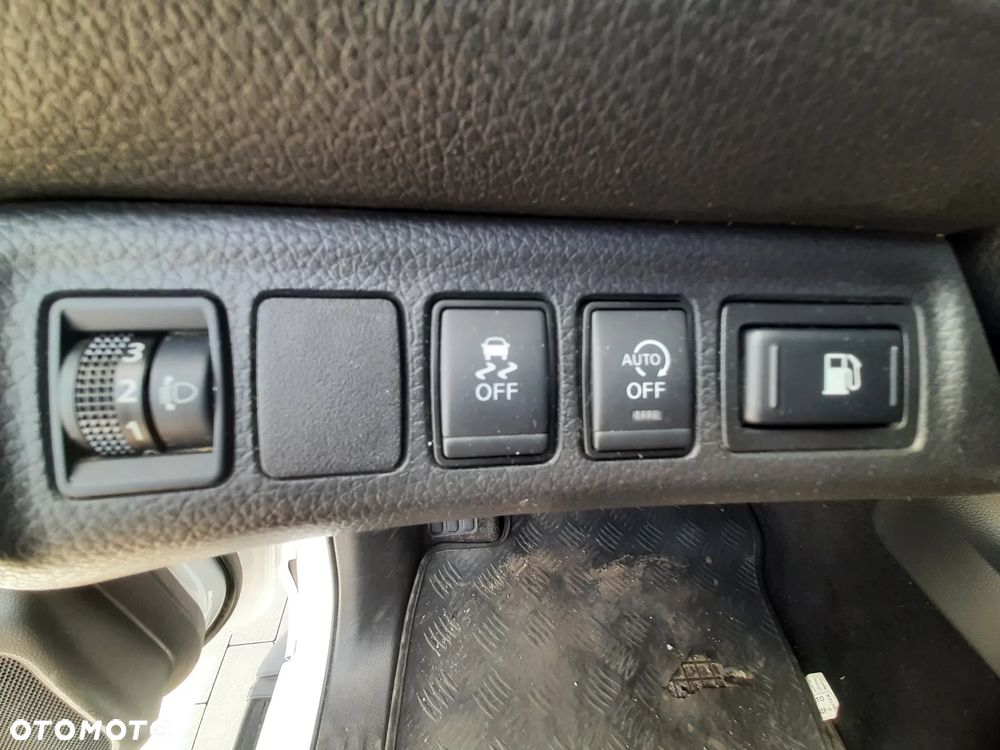 Nissan Navara ver-dc-4x4-eu6-s-s-tekna - 11