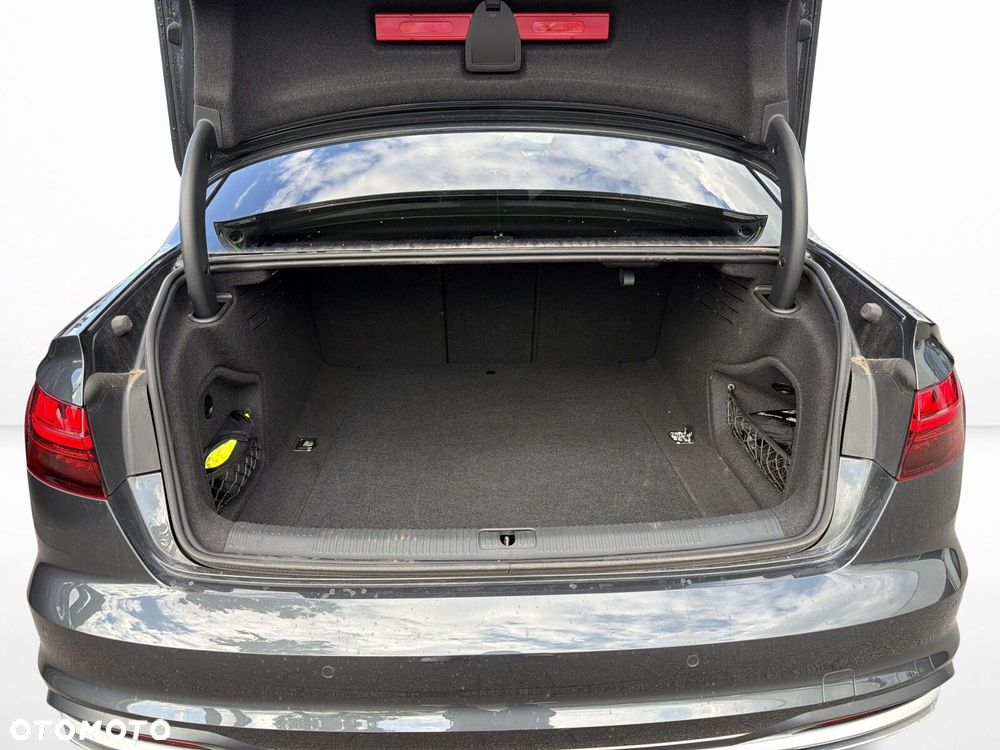 Audi A4 Limousine - 10