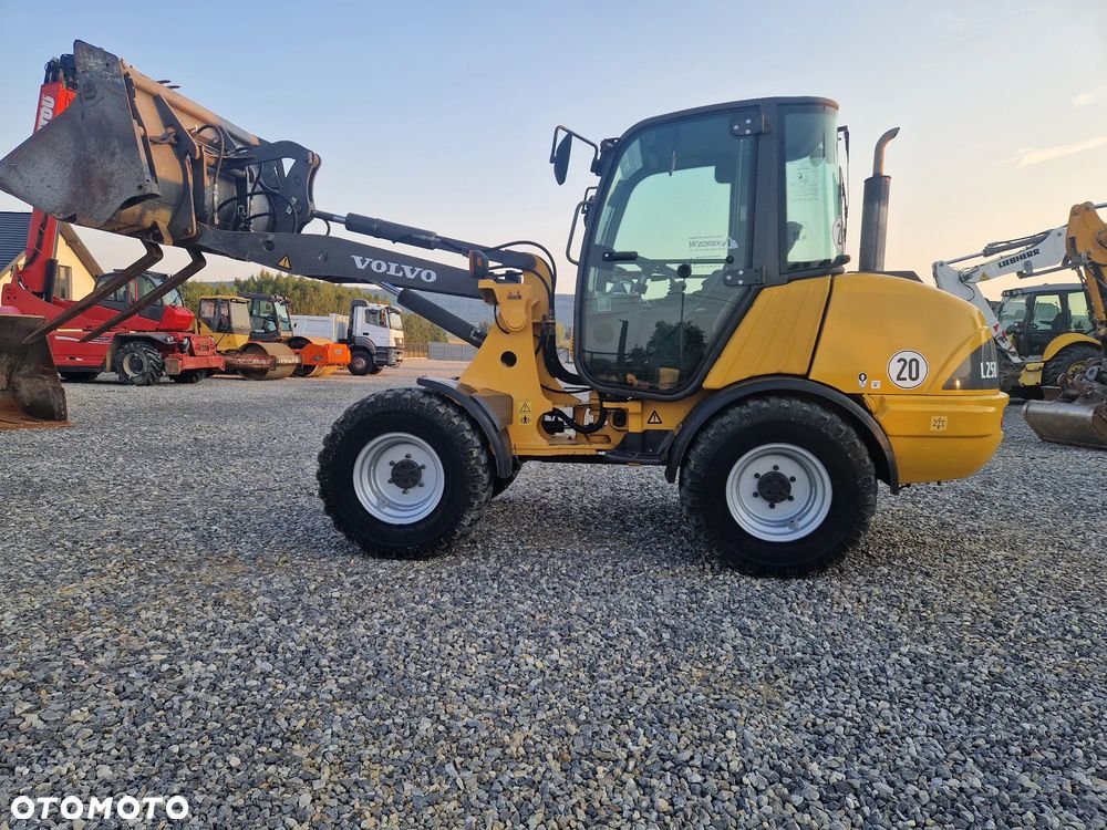 Volvo L25B-P - 8