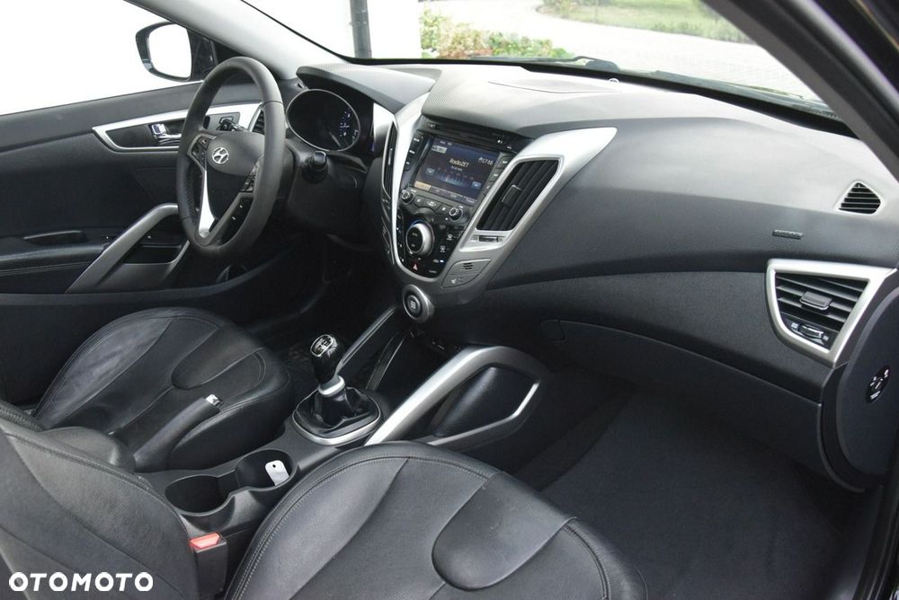 Hyundai Veloster 1.6 GDI Premium - 32