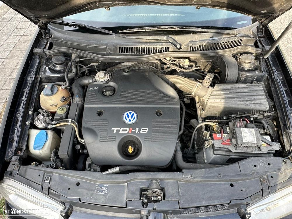 VW Golf 1.9 TDi 25 Anos - 8