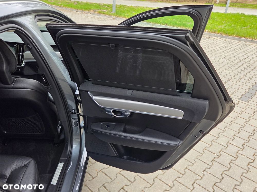 Volvo V90 D3 Geartronic Momentum Pro - 27