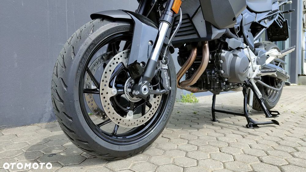 BMW XR - 9
