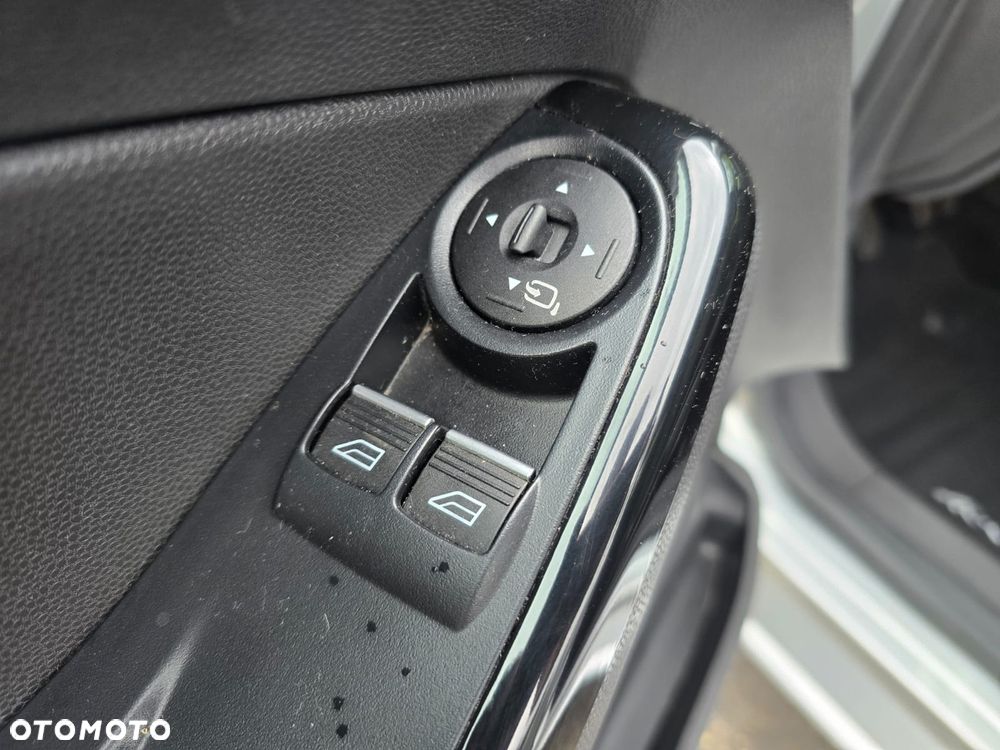 Ford Fiesta 1.0 EcoBoost Titanium X - 27