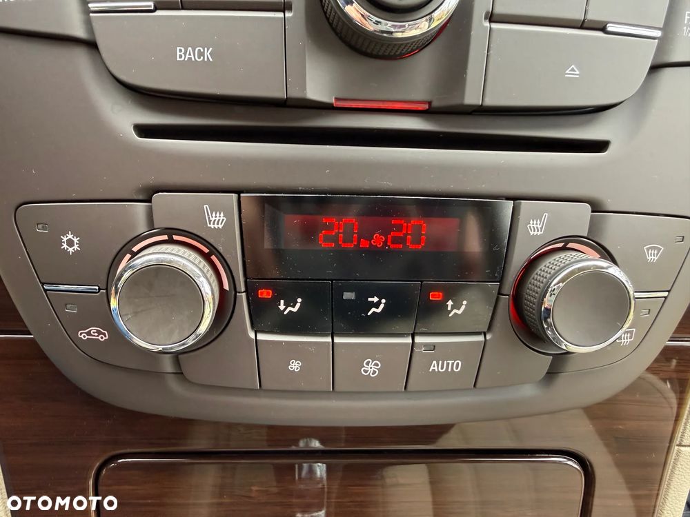 Opel Insignia 2.0 Turbo 4x4 Design Edition - 32