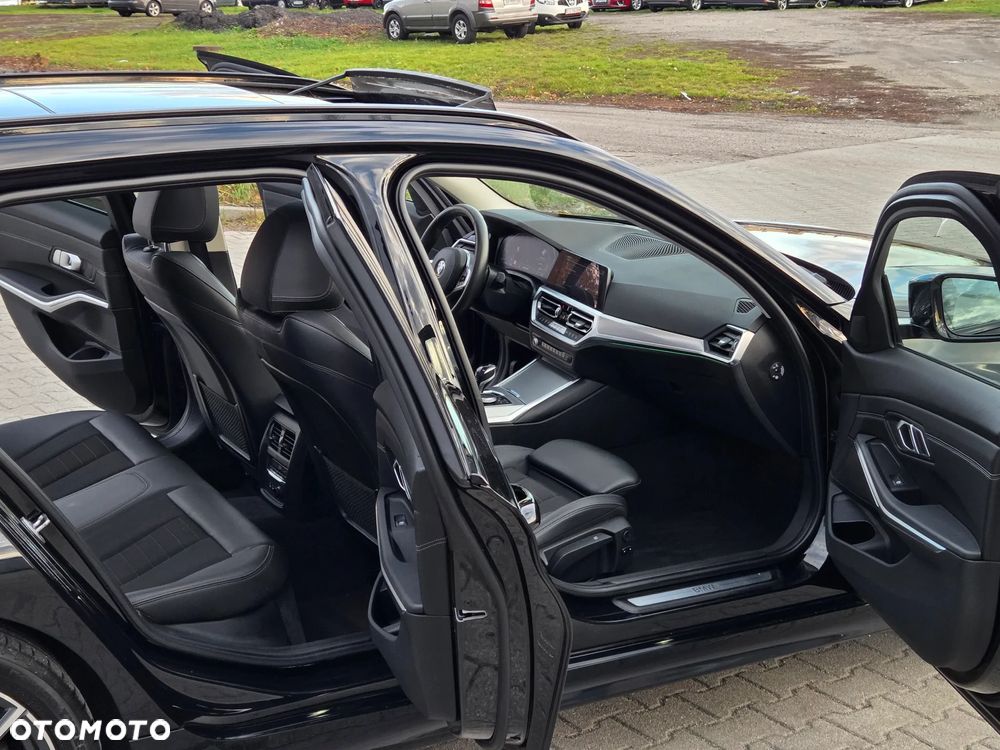 BMW Seria 3 320d Luxury Line sport - 17