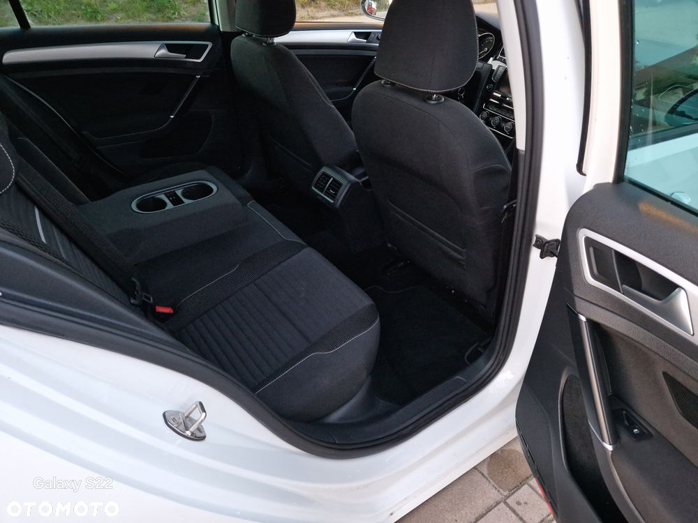 Volkswagen Golf - 16
