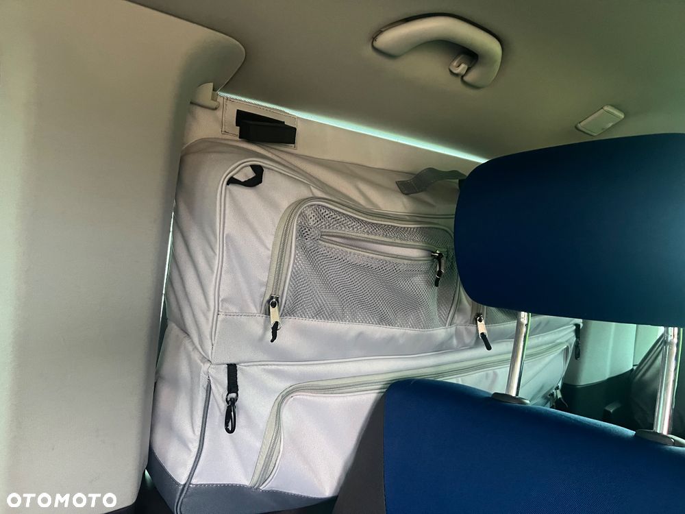 Volkswagen Multivan - 23