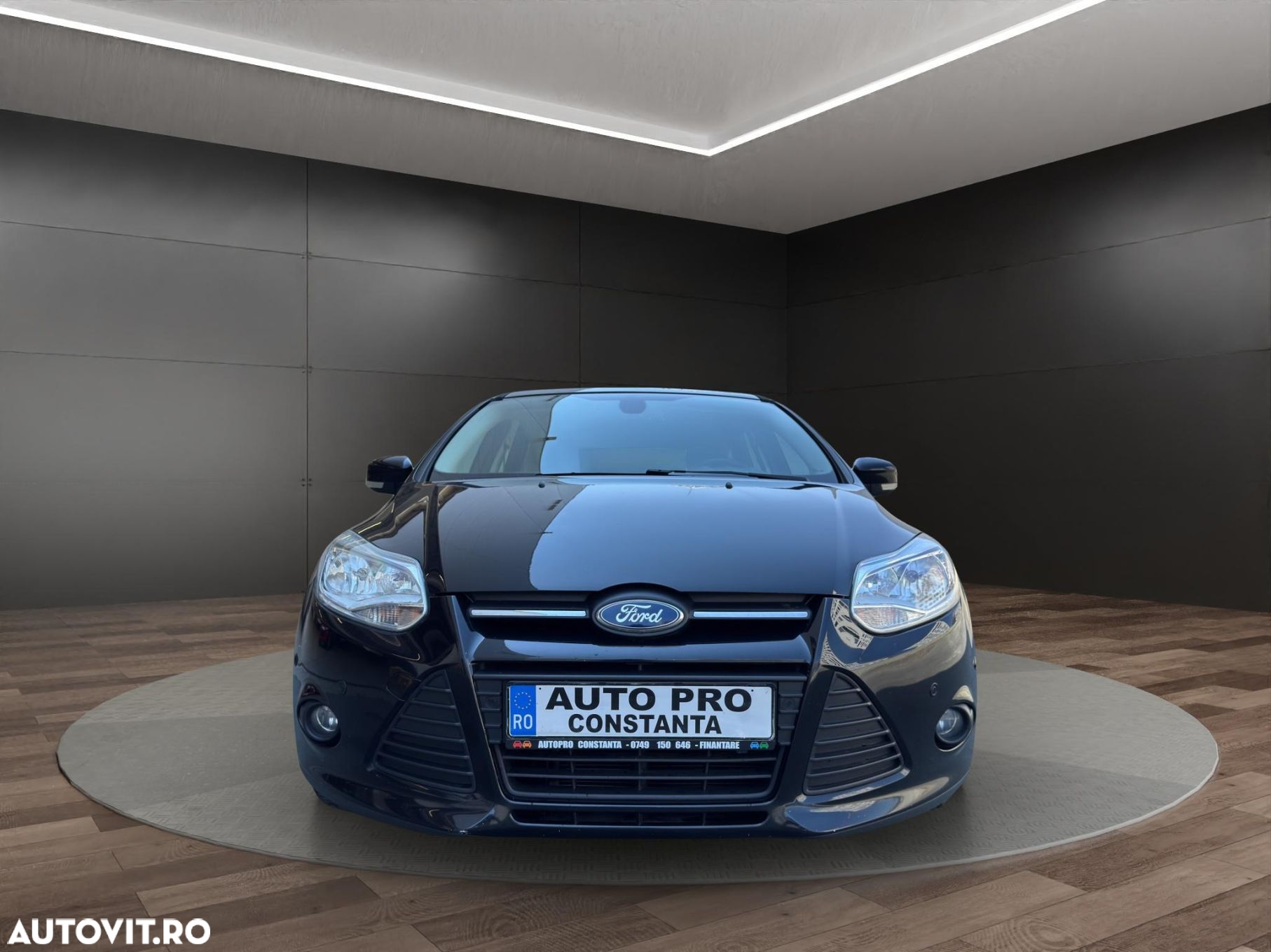 Ford Focus 1.0 EcoBoost Start-Stopp-System TREND - 13